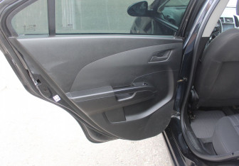 Подержанный автомобиль Chevrolet Aveo Sedan 2013 года (11 фото)