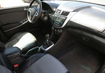 Подержанный автомобиль Hyundai Solaris Sedan 2013 года (9 фото)