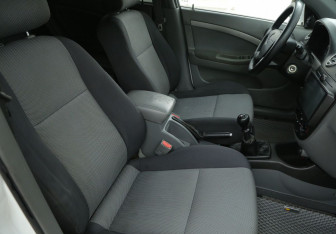 Подержанный автомобиль Chevrolet Lacetti Wagon 2010 года (10 фото)