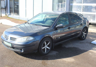 Подержанный автомобиль Renault Laguna Liftback 2007 года (3 фото)