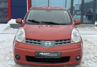 Подержанный автомобиль Nissan Note 2007 года (3 фото)