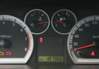 Подержанный автомобиль Chevrolet Aveo Hatchback 2011 года (17 фото)