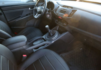 Подержанный автомобиль Kia Sportage 2010 года (9 фото)