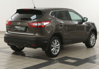 Подержанный автомобиль Nissan Qashqai 2014 года (4 фото)