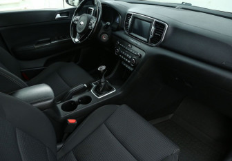 Подержанный автомобиль Kia Sportage 2017 года (9 фото)