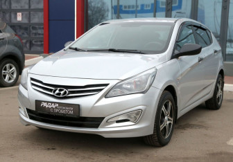 Подержанный автомобиль Hyundai Solaris Hatchback 2014 года (3 фото)