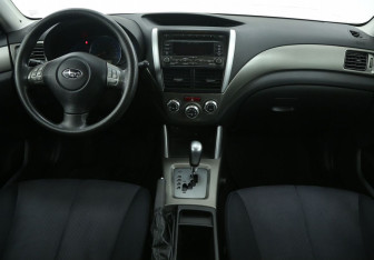 Подержанный автомобиль Subaru Forester Suv 2008 года (12 фото)