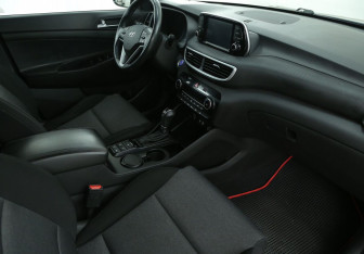 Подержанный автомобиль Hyundai Tucson 2019 года (9 фото)