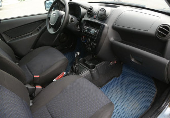 Подержанный автомобиль LADA (ВАЗ) Granta Sedan 2013 года (9 фото)