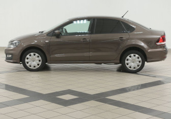 Подержанный автомобиль Volkswagen Polo Sedan 2016 года (7 фото)