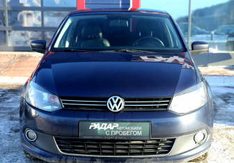 Подержанный автомобиль Volkswagen Polo Sedan 2013 года (2 фото)