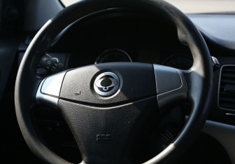 Подержанный автомобиль SsangYong Actyon 2011 года (16 фото)