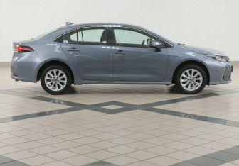Подержанный автомобиль Toyota Corolla Sedan 2019 года (5 фото)