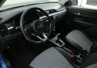 Подержанный автомобиль Kia Rio Hatchback 2018 года (14 фото)