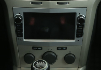 Подержанный автомобиль Opel Astra Hatchback 2008 года (13 фото)