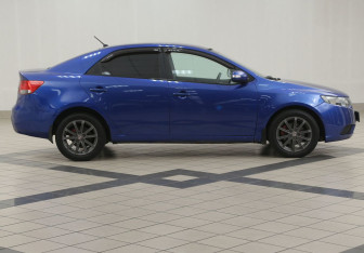 Подержанный автомобиль Kia Cerato Sedan 2010 года (5 фото)