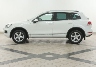 Подержанный автомобиль Volkswagen Touareg 2013 года (7 фото)
