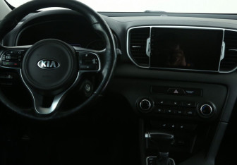 Подержанный автомобиль Kia Sportage 2017 года (14 фото)