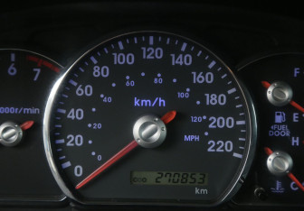 Подержанный автомобиль Mitsubishi Galant Sedan 2006 года (18 фото)