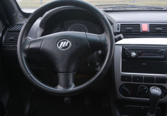 Подержанный автомобиль Lifan Breez (520) Sedan 2008 года (14 фото)