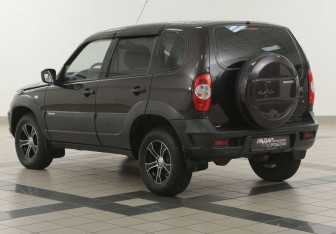 Подержанный автомобиль Chevrolet Niva 2012 года (2 фото)