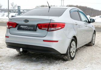 Подержанный автомобиль Kia Rio Sedan 2015 года (6 фото)