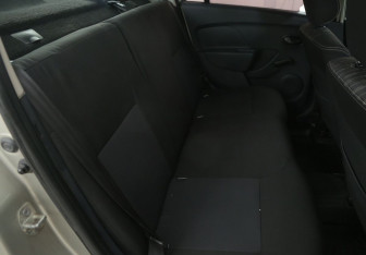 Подержанный автомобиль Renault Logan Sedan 2019 года (11 фото)