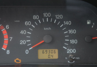 Подержанный автомобиль Chevrolet Niva 2012 года (17 фото)