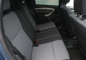 Подержанный автомобиль Renault Duster 2014 года (11 фото)