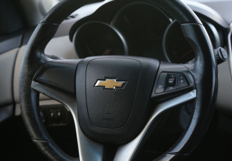 Подержанный автомобиль Chevrolet Cruze Hatchback 2013 года (16 фото)