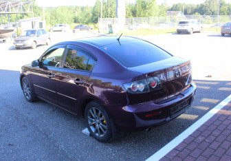 Подержанный автомобиль Mazda 3 Sedan 2007 года (5 фото)