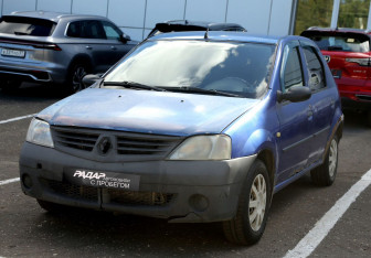 Подержанный автомобиль Renault Logan Sedan 2005 года (2 фото)