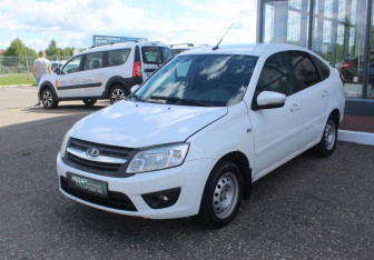 Подержанный автомобиль LADA (ВАЗ) Granta Liftback 2016 года (3 фото)