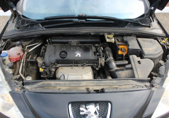 Подержанный автомобиль Peugeot 308 Wagon 2010 года (23 фото)