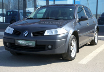 Подержанный автомобиль Renault Megane Sedan 2007 года (3 фото)