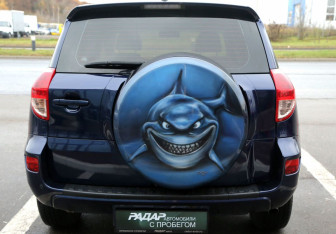 Подержанный автомобиль Toyota RAV4 2007 года (5 фото)