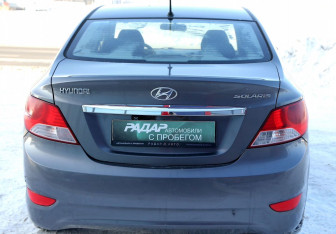 Подержанный автомобиль Hyundai Solaris Sedan 2013 года (5 фото)