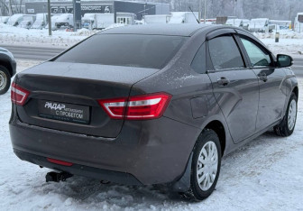 Подержанный автомобиль LADA (ВАЗ) Vesta Sedan 2017 года (8 фото)