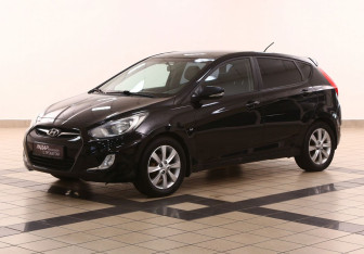 Подержанный автомобиль Hyundai Solaris Hatchback 2012 года (4 фото)