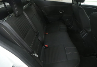 Подержанный автомобиль Renault Fluence 2015 года (11 фото)