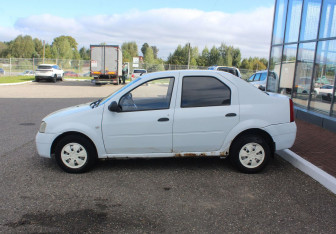 Подержанный автомобиль Renault Logan Sedan 2009 года (4 фото)