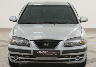 Подержанный автомобиль Hyundai Elantra Sedan 2004 года (6 фото)