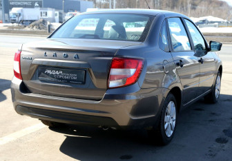 Подержанный автомобиль LADA (ВАЗ) Granta Sedan 2018 года (6 фото)