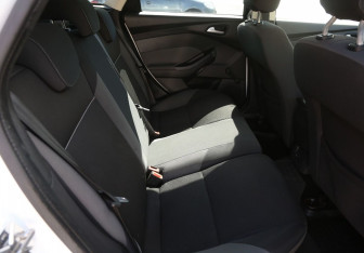 Подержанный автомобиль Ford Focus Hatchback 2014 года (11 фото)