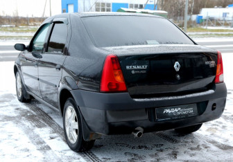 Подержанный автомобиль Renault Logan Sedan 2009 года (4 фото)