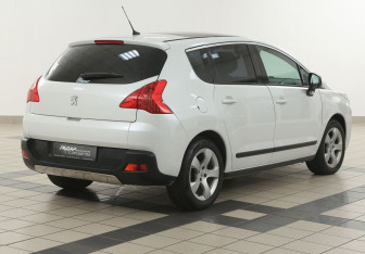 Подержанный автомобиль Peugeot 3008 2011 года (4 фото)