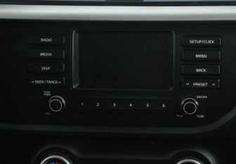 Подержанный автомобиль Kia Rio Sedan 2017 года (13 фото)