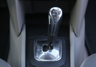 Подержанный автомобиль Peugeot 207 Hatchback 2008 года (15 фото)