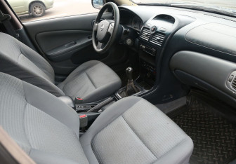 Подержанный автомобиль Nissan Almera Classic 2007 года (9 фото)