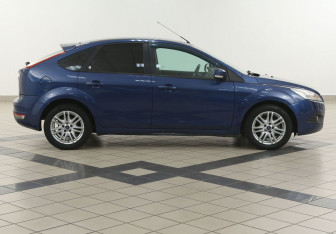 Подержанный автомобиль Ford Focus Hatchback 2008 года (5 фото)